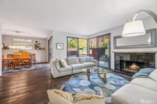 Photo #5: 424070785 Listing