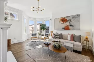 Photo #1: 424070883 Listing