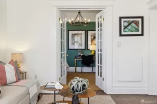 Photo #6: 424070883 Listing