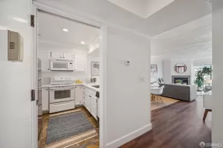 Photo #2: 424071405 Listing 