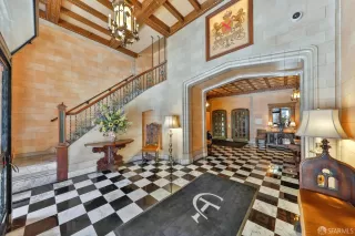 Photo #3: 424071485 Listing