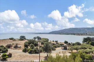 Photo #2: 424071648 Listing