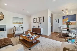 Photo #5: 424072192 Listing