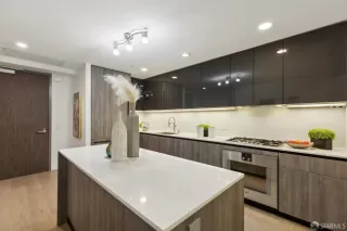 Photo #4: 424072587 Listing