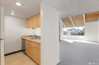 Photo #4: 424072895 Listing