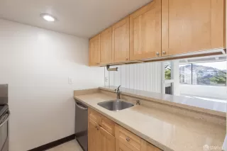 Photo #5: 424072895 Listing