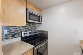 Photo #6: 424072895 Listing