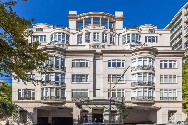 MLS: 424073771 Condo For Sale