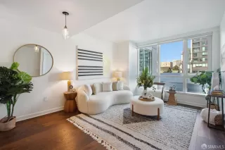 Photo #3: 424073798 Listing