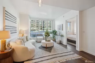 Photo #4: 424073798 Listing