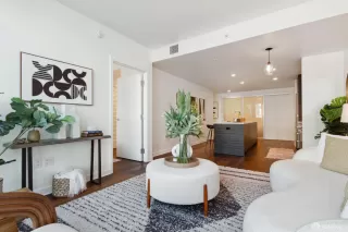 Photo #6: 424073798 Listing