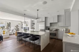 Photo #5: 424073799 Listing