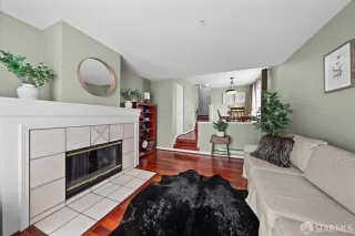 Photo #6: 424073934 Listing