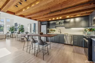 Photo #4: 424074010 Listing