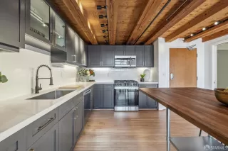 Photo #6: 424074010 Listing