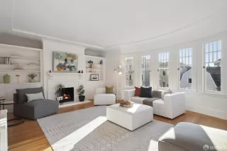 Photo #2: 424074721 Listing