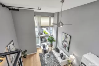 Photo #5: 424075405 Listing