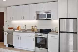 Photo #5: 424075793 Listing