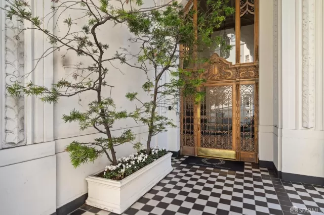 MLS: 424075836 Condo For Sale