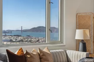 Photo #6: 424075836 Listing