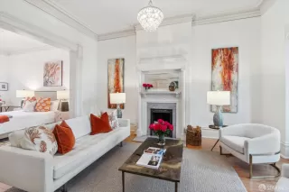 Photo #5: 424075875 Listing