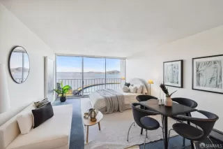 Photo #3: 424076340 Listing