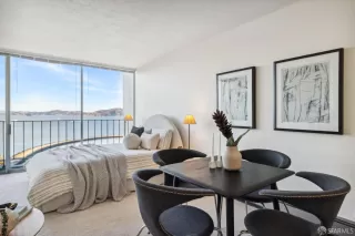 Photo #5: 424076340 Listing