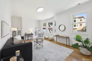 Photo #3: 424077097 Listing