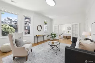 Photo #4: 424077097 Listing