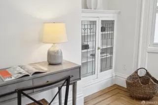 Photo #5: 424077097 Listing