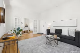 Photo #6: 424077097 Listing