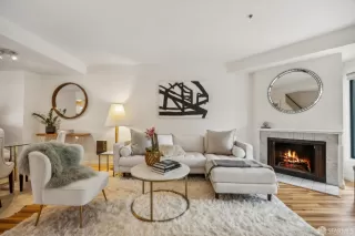 Photo #6: 424077130 Listing 