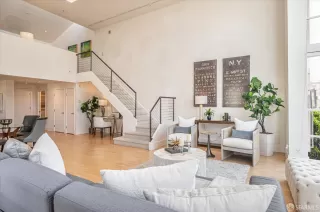 Photo #2: 424077269 Listing