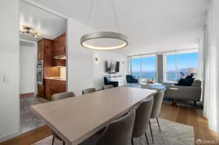 Photo #3: 424077606 Listing