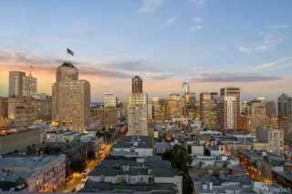 Photo #6: 424077892 Listing