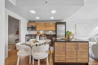 Photo #5: 424078060 Listing 