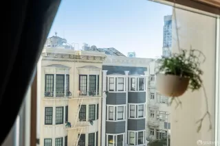 Photo #5: 424079272 Listing