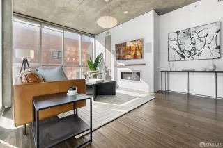 Photo #2: 424079581 Listing