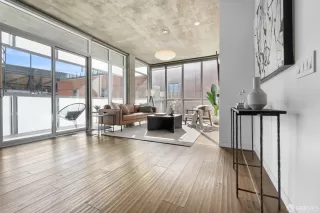 Photo #5: 424079581 Listing