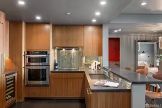 Photo #3: 424080461 Listing