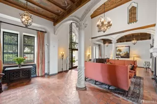 Photo #6: 424081209 Listing