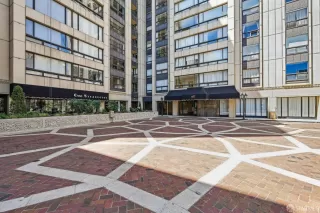 Photo #2: 424081372 Listing