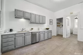 Photo #6: 424081449 Listing