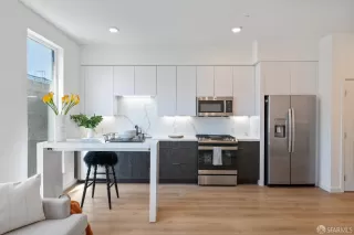 Photo #6: 424082309 Listing 