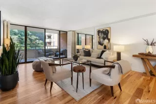 Photo #5: 424082401 Listing