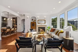 Photo #5: 424082460 Listing