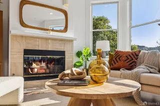 Photo #6: 424082460 Listing