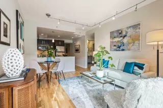 Photo #3: 424082800 Listing