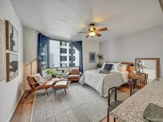 Photo #4: 424082854 Listing 