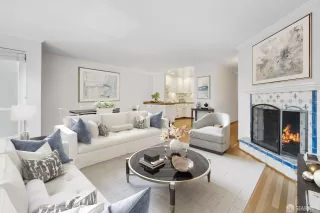 Photo #4: 424083330 Listing